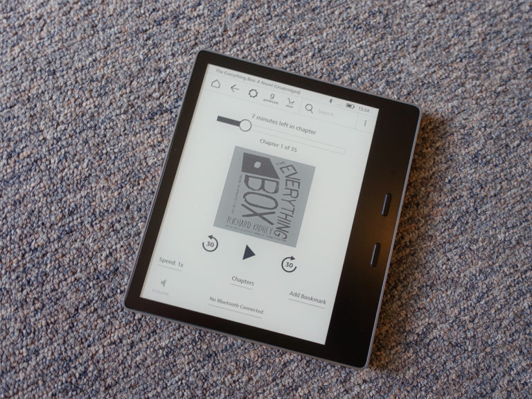 difference between kindle paperwhite and oasis