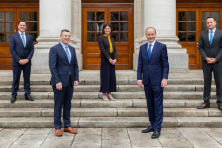 Martin Shanahan, IDA Ireland; Mike Beary, and Niamh Gallagher, AWS Ireland; An Taoiseach Micheal Martin; and Tánaiste and Minister for Enterprise, Trade and Employment Leo Varadkar